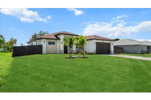 27 8TH PLACE, CAPE CORAL, FL 33991 - MLS#MFRA4666905
