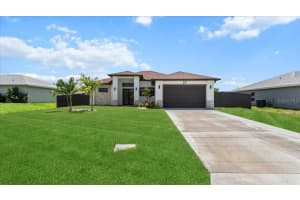27 8TH PLACE, CAPE CORAL, FL 33991 - MLS#MFRA4666905