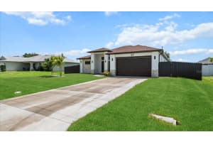 27 8TH PLACE, CAPE CORAL, FL 33991 - MLS#MFRA4666905