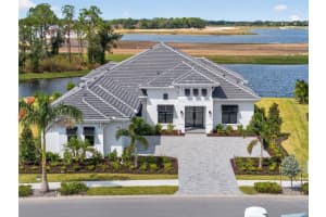 1043 Blue Shell Loop, SARASOTA