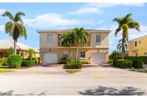 1949 Burgos Dr, SARASOTA