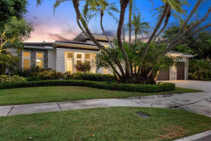 1757 OVAL DRIVE, SARASOTA, FL 34239 - MLS#MFRA4666998