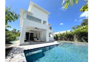 1647 SIESTA DRIVE, SARASOTA, FL 34239 - MLS#MFRA4667024