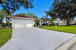 4709 MEADOWVIEW CIRCLE, SARASOTA, FL 34233 - MLS#MFRA4667036