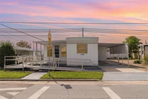 704 49TH AVENUE, BRADENTON, FL 34207 - MLS#MFRA4667115