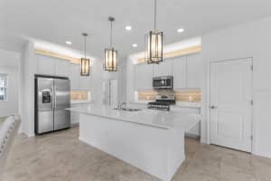 8121 STERNWAY ROAD, SARASOTA, FL 34240 - MLS#MFRA4667132
