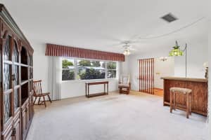 6735 KEYSTONE DRIVE, SARASOTA, FL 34231 Sold 11/17/25