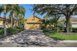 7313 WEXFORD COURT, LAKEWOOD RANCH, FL 34202 - MLS#MFRA4667166