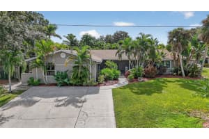 1884 Southpointe Dr, SARASOTA