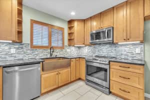 4001 BENEVA ROAD, SARASOTA, FL 34233 - MLS#MFRA4667371