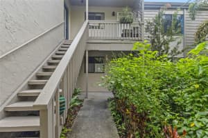 1523 CLOWER CREEK DRIVE, SARASOTA, FL 34231 - MLS#MFRA4667410