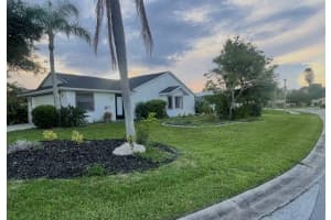 2200 VILLAGE COURT, VENICE, FL 34293 - MLS#MFRA4667411