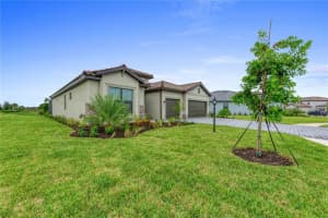 16464 WHALE GREY PLACE, BRADENTON, FL 34211 - MLS#MFRA4667541