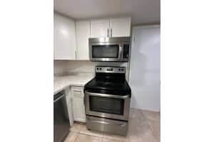 323 AMHERST AVENUE, SARASOTA, FL 34232 - MLS#MFRA4667578