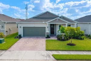 3422 74TH AVENUE CIRCLE, SARASOTA, FL 34243 - MLS#MFRA4667615