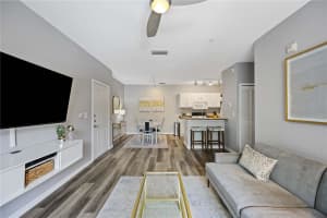 8341 38TH STREET CIRCLE, SARASOTA, FL 34243 - MLS#MFRA4667719