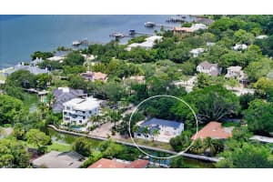 1620 LODGE DRIVE, SARASOTA, FL 34239 - MLS#MFRA4667729