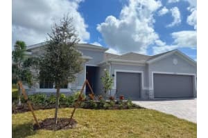 8434 Saint Kitts Cir, ENGLEWOOD