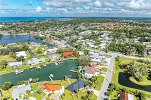 136 BAYVIEW DRIVE, NOKOMIS, FL 34275 - MLS#MFRA4667932