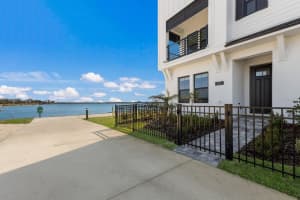 7420 NEWHAM LANE, SARASOTA, FL 34240 - MLS#MFRA4668023