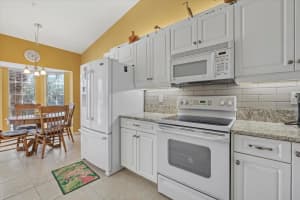 308 LYNBROOK CIRCLE, VENICE, FL 34292 - MLS#MFRA4668045