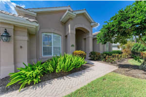 8122 WATERVIEW BOULEVARD, LAKEWOOD RANCH, FL 34202 - MLS#MFRA4668053