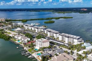 9011 MIDNIGHT PASS ROAD, SARASOTA, FL 34242 - MLS#MFRA4668084