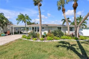 204 83RD STREET, HOLMES BEACH, FL 34217 - MLS#MFRA4668093