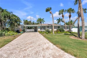 204 83RD STREET, HOLMES BEACH, FL 34217 - MLS#MFRA4668093