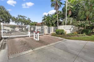 2121 WOOD STREET, SARASOTA, FL 34237 - MLS#MFRA4668220