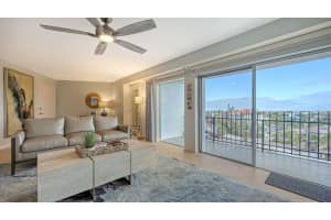 101 BENJAMIN FRANKLIN DRIVE, SARASOTA, FL 34236 - MLS#MFRA4668252