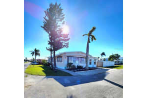 416 52ND AVENUE DRIVE, BRADENTON, FL 34207 - MLS#MFRA4668338