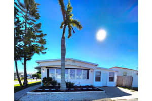 416 52ND AVENUE DRIVE, BRADENTON, FL 34207 - MLS#MFRA4668338