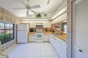 5941 CLUBSIDE DRIVE, SARASOTA, FL 34243 - MLS#MFRA4668381