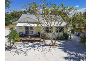 2813 AVENUE E, HOLMES BEACH, FL 34217 - MLS#MFRA4668413