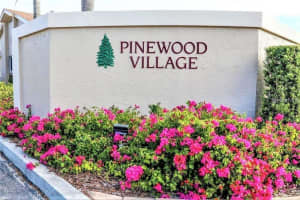 2763 WOODGATE LANE, SARASOTA, FL 34231 - MLS#MFRA4668423