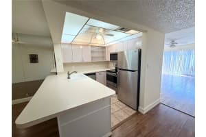 2763 WOODGATE LANE, SARASOTA, FL 34231 - MLS#MFRA4668423