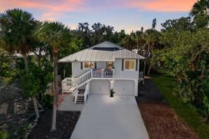 221 ISLAND CIRCLE, SARASOTA, FL 34242 - MLS#MFRA4668472