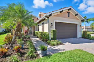 1250 TIDEWATER COURT, BRADENTON, FL 34208 - MLS#MFRA4668578