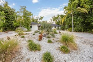 635 TROPICAL CIRCLE, SARASOTA, FL 34242 - MLS#MFRA4668594