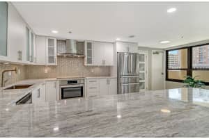 1255 GULFSTREAM AVENUE, SARASOTA, FL 34236 - MLS#MFRA4668613