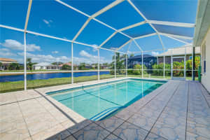 5621 52ND AVENUE, BRADENTON, FL 34210 - MLS#MFRA4668629