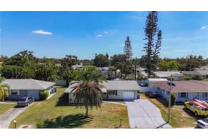 3303 CAMBRIDGE DRIVE, BRADENTON, FL 34205 - MLS#MFRA4668647