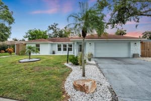8419 Sylvan Woods Dr, SARASOTA