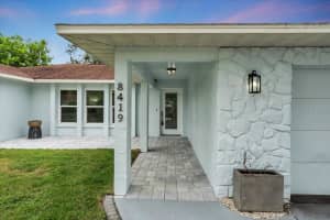 8419 SYLVAN WOODS DRIVE, SARASOTA, FL 34243 - MLS#MFRA4668652