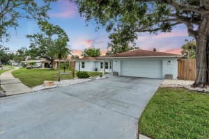 8419 SYLVAN WOODS DRIVE, SARASOTA, FL 34243 - MLS#MFRA4668652