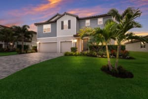13742 GREEN HAMMOCK PLACE, LAKEWOOD RANCH, FL 34211 - MLS#MFRA4668653