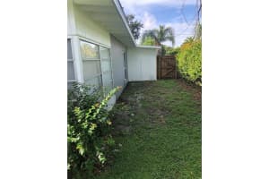 2921 GREENBRIAR STREET, SARASOTA, FL 34237 - MLS#MFRA4668736