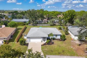 2017 COUNTRY MEADOWS LANE, SARASOTA, FL 34235 - MLS#MFRA4668779