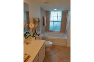 4122 RESIDENCE DR #102, FORT MYERS, FL 33901 - MLS#MFRA4668797